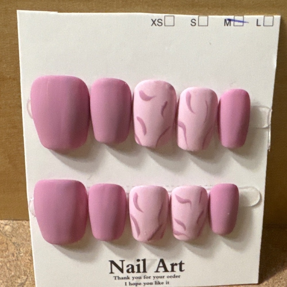 "Squiggle Theory" Press-On Nail Set – Matte Mauve & Abstract Pink‎ Linework